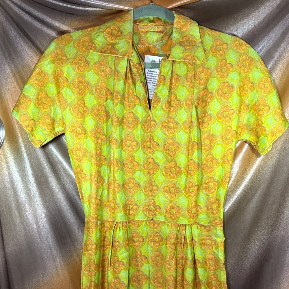 Vintage Yellow and Orange Floral satiny cotton. Midi‎ Dress. D2